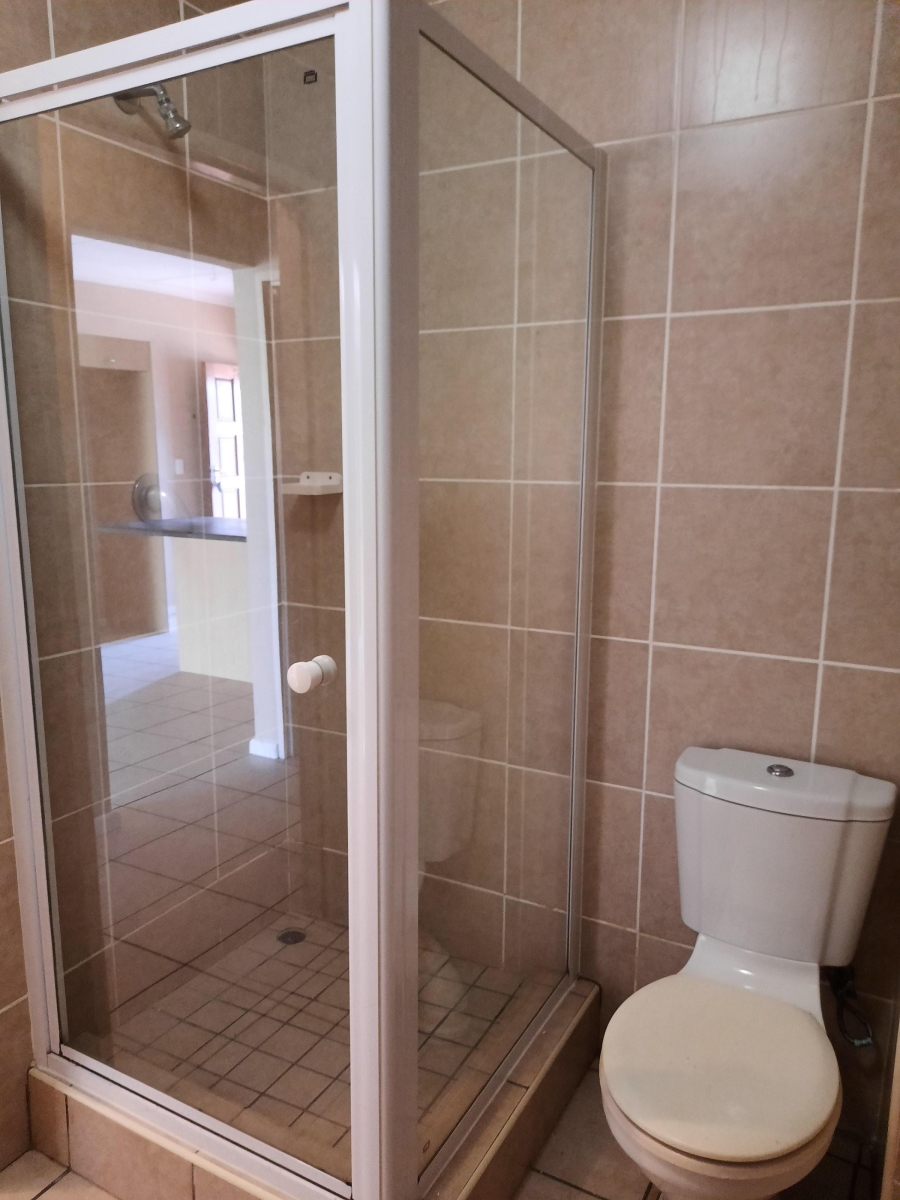 To Let 2 Bedroom Property for Rent in Protea Heights Western Cape
